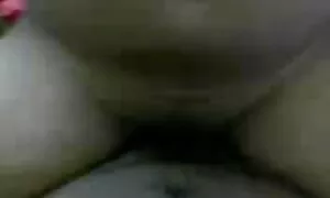 රතු සාරි සිසුවිය පෙම ...