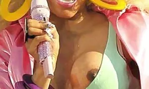නිකී මිනාජ් කීර්තිමත ...