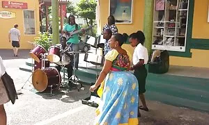 මේ අතර ඝානාවේ ලොකු බ ...